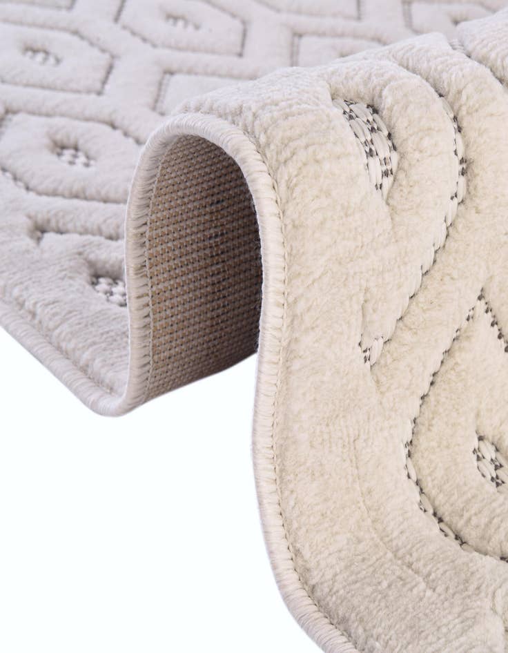 Detail image of  2' x 6'  Washable Trellis Textured Indoor / Outdoor Runner Rug