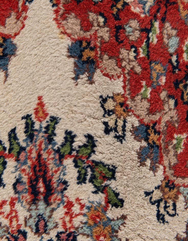 Detail image of  2' 8 x 9' 3  Hand Knotted Sarough Wool Runner Rug