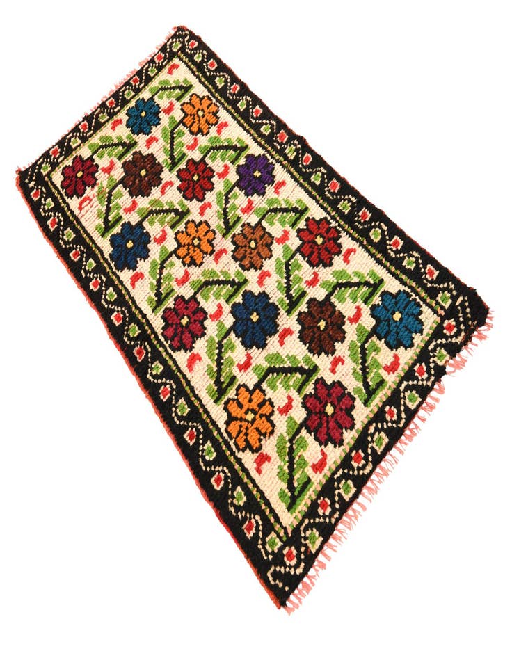 Detail image of  2' 3 x 4' 6  Hand Knotted Shiraz Persian Wool Runner Rug