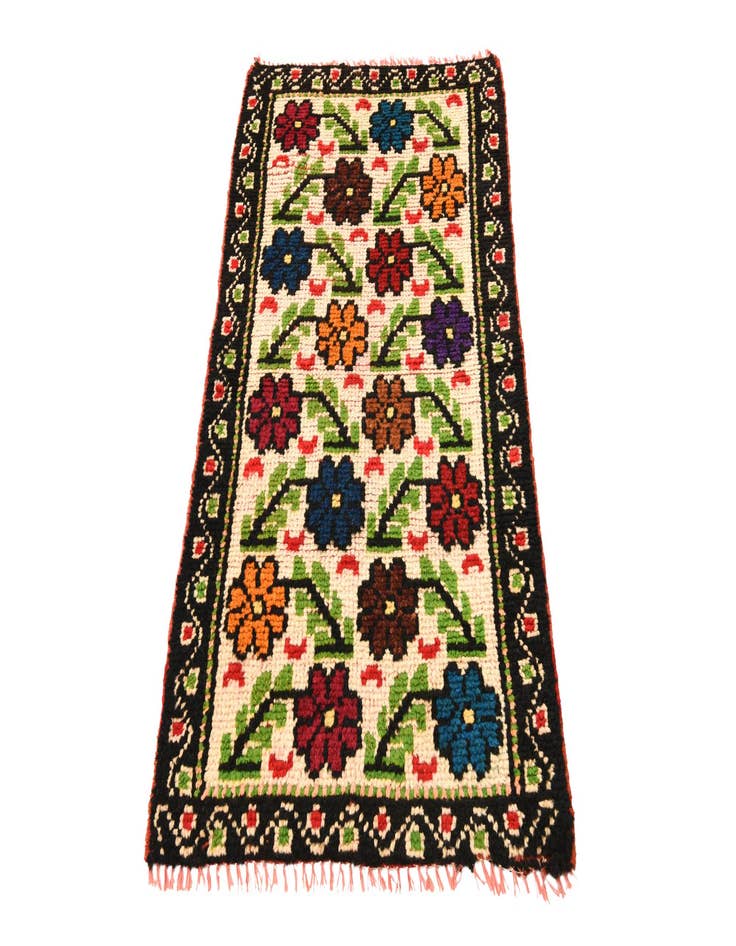 Detail image of  2' 3 x 4' 6  Hand Knotted Shiraz Persian Wool Runner Rug