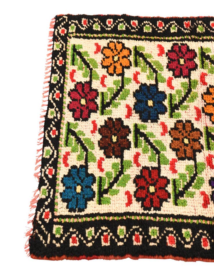 Detail image of  2' 3 x 4' 6  Hand Knotted Shiraz Persian Wool Runner Rug