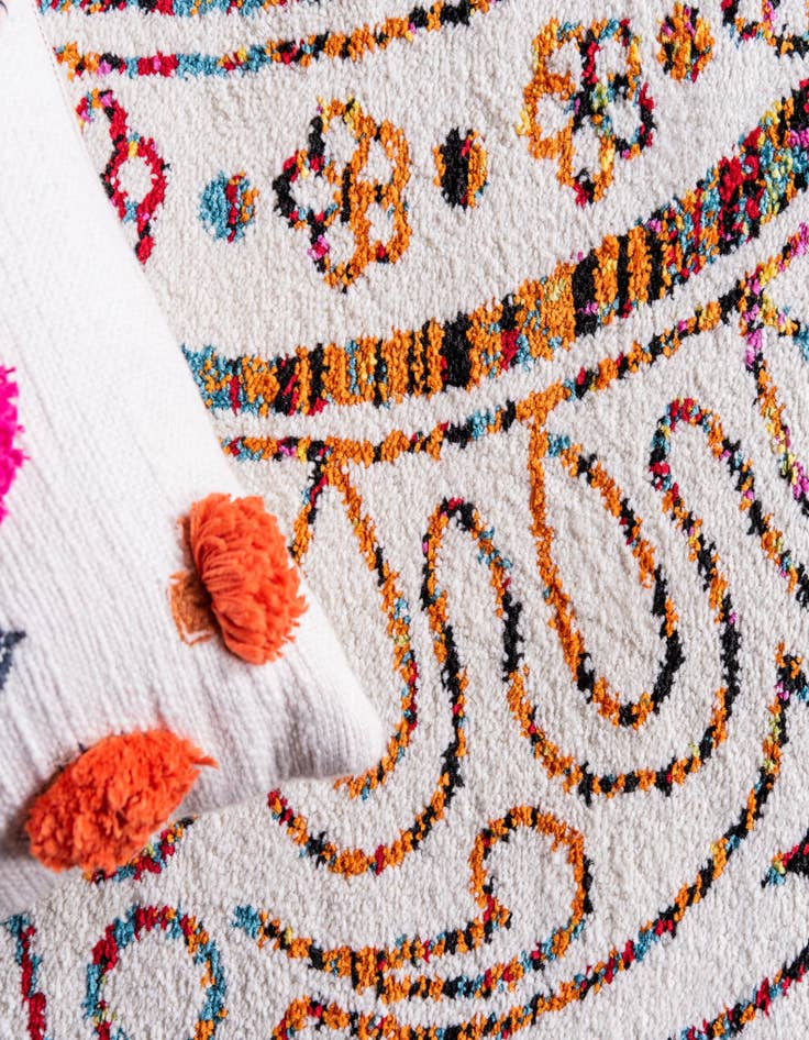 Detail image of  2' 7 x 10' Tuscany Runner Rug