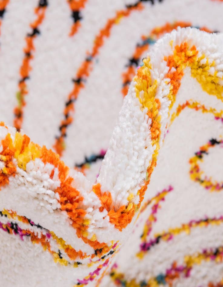 Detail image of  2' 7 x 10' Tuscany Runner Rug