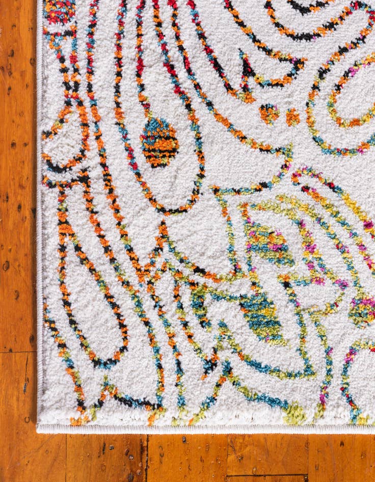 Detail image of  2' 7 x 10' Tuscany Runner Rug