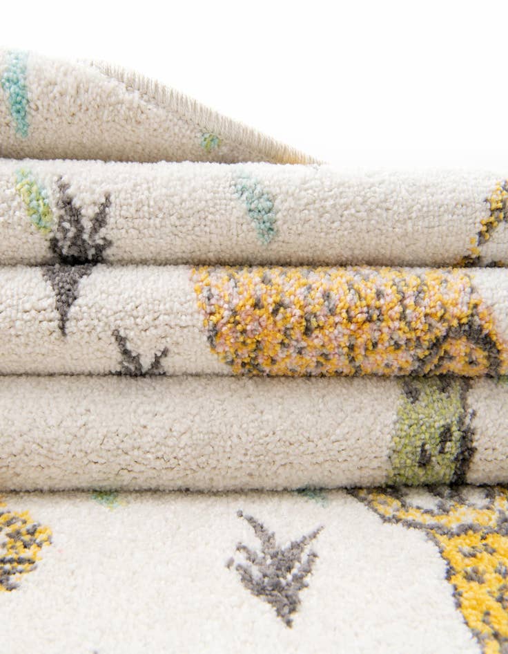 Detail image of  2' 2 x 4' Animals Whimsy Kids Runner Rug