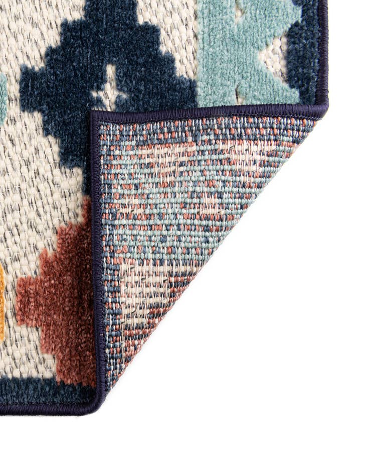 Detail image of  7' 10 x 7' 10  Washable Belize Indoor / Outdoor Square Rug