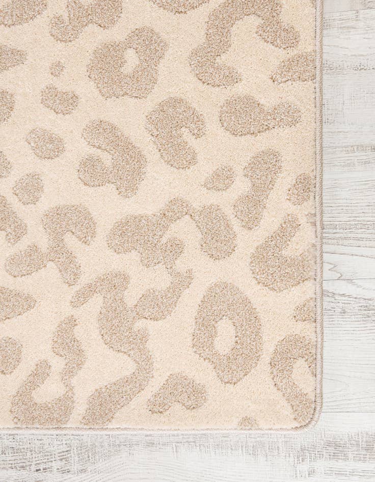 Detail image of 8' x 8' Contour Square Rug