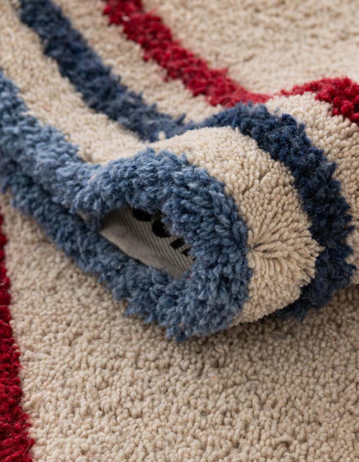 Detail image of  4' 1 x 4' 1 Handtufted Wool Square Rug