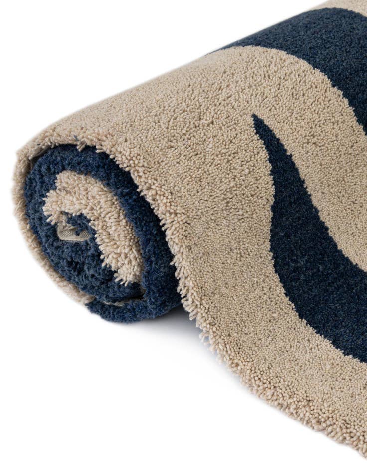 Detail image of  5' 1 x 5' 1 Handtufted Wool Square Rug