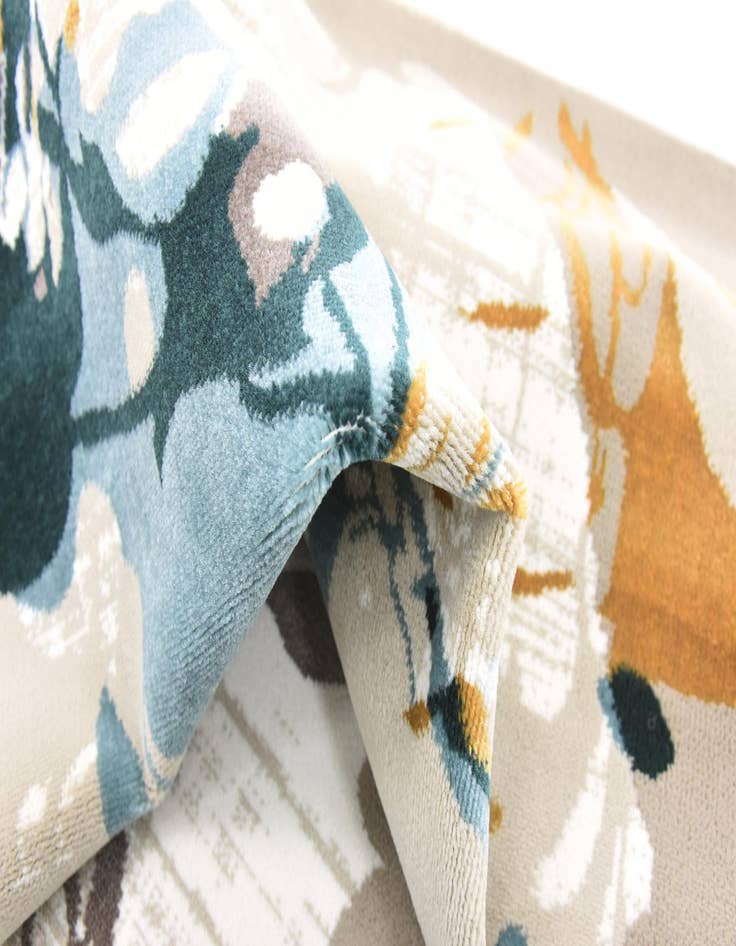 Detail image of  6' x 6' Illusion Square Rug