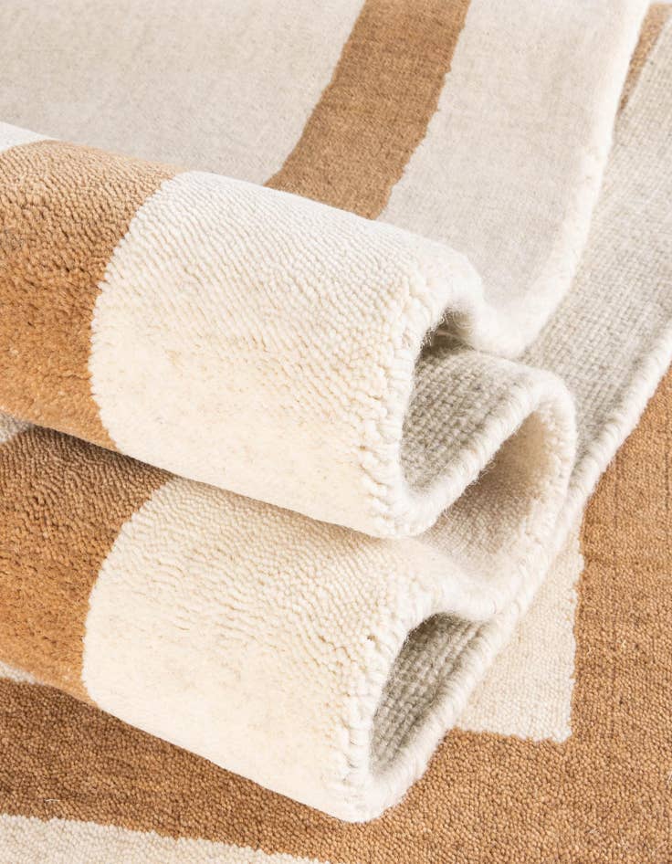 Detail image of  5' 1 x 5' 1 Jill Zarin Border Wool Square Rug