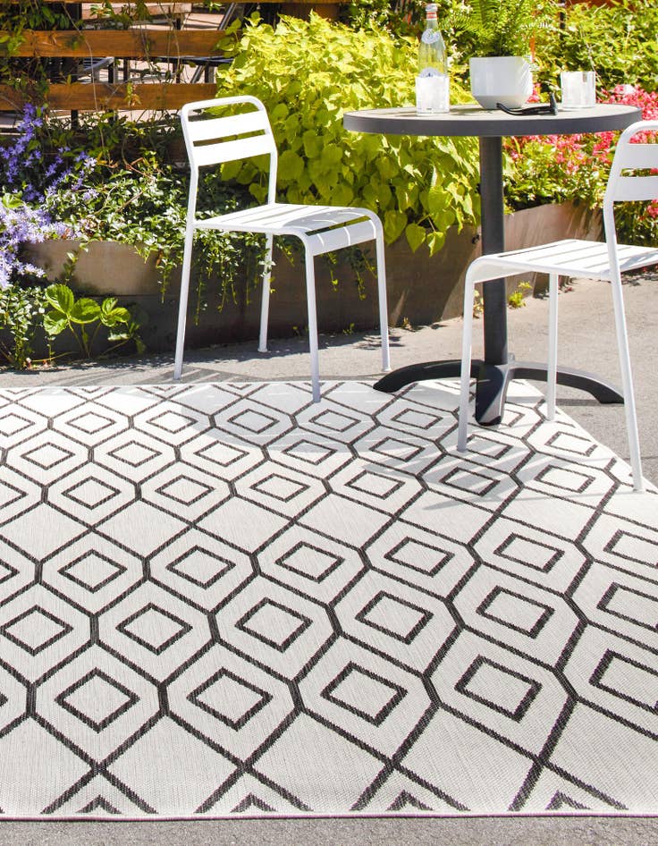 Detail image of  7' 10 x 7' 10  Washable Jill Zarin Turks and Caicos Indoor / Outdoor Square Rug