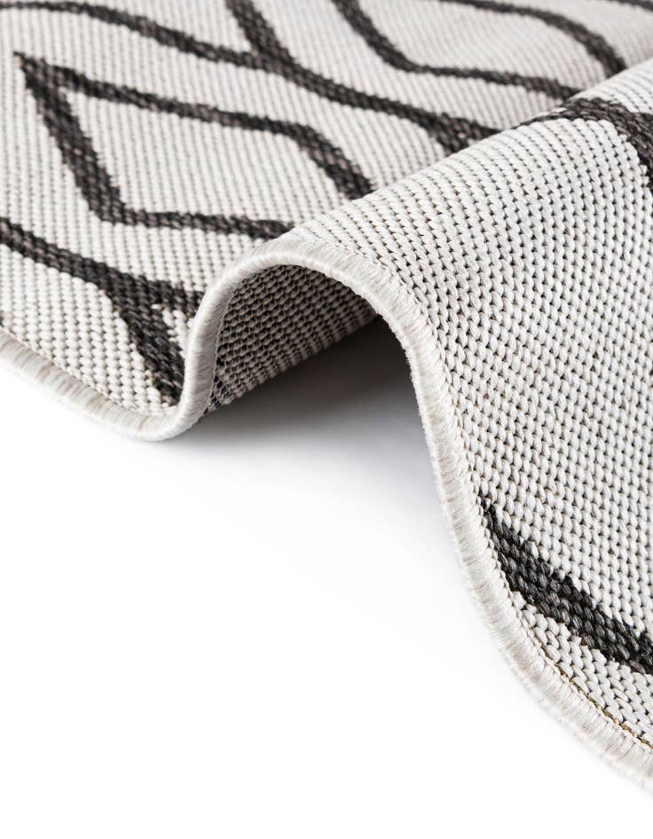 Detail image of  7' 10 x 7' 10  Washable Jill Zarin Turks and Caicos Indoor / Outdoor Square Rug