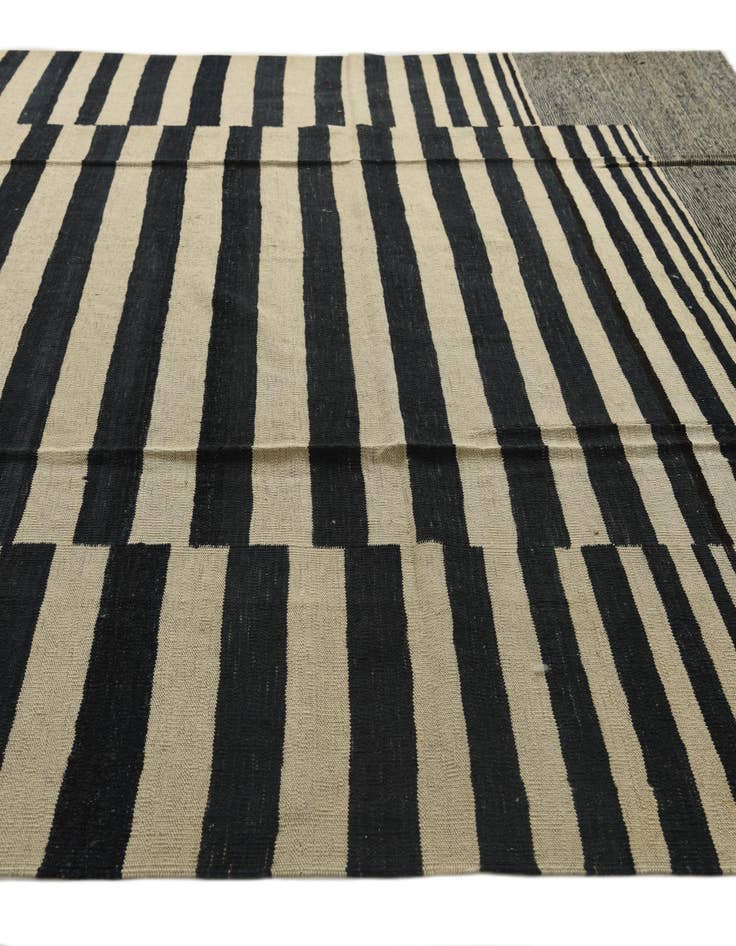 Detail image of  8' 9 x 9' 6  Hand Woven Kilim Modern Wool Square Rug