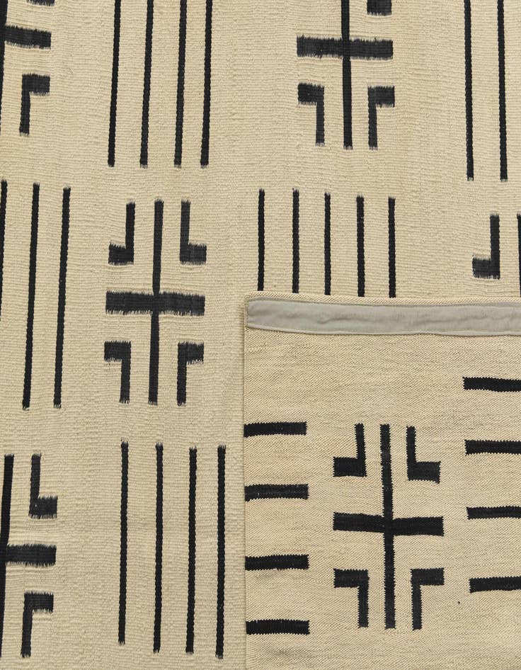 Detail image of  5' 4 x 6' 6  Hand Woven Kilim Modern Wool Square Rug