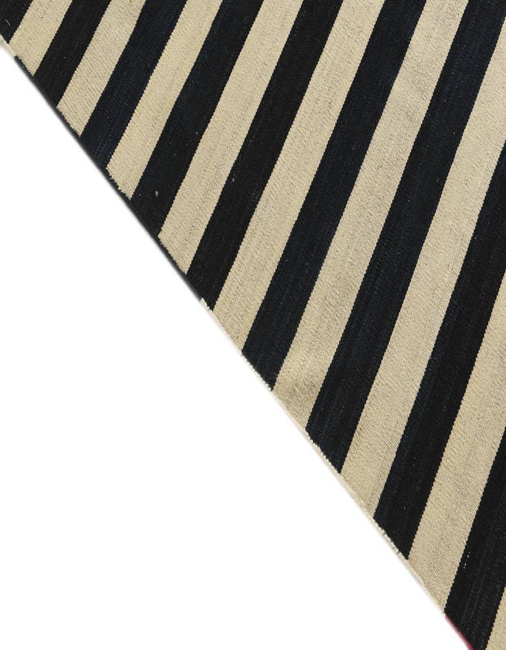 Detail image of  5' 2 x 5' 7  Hand Woven Kilim Modern Wool Square Rug