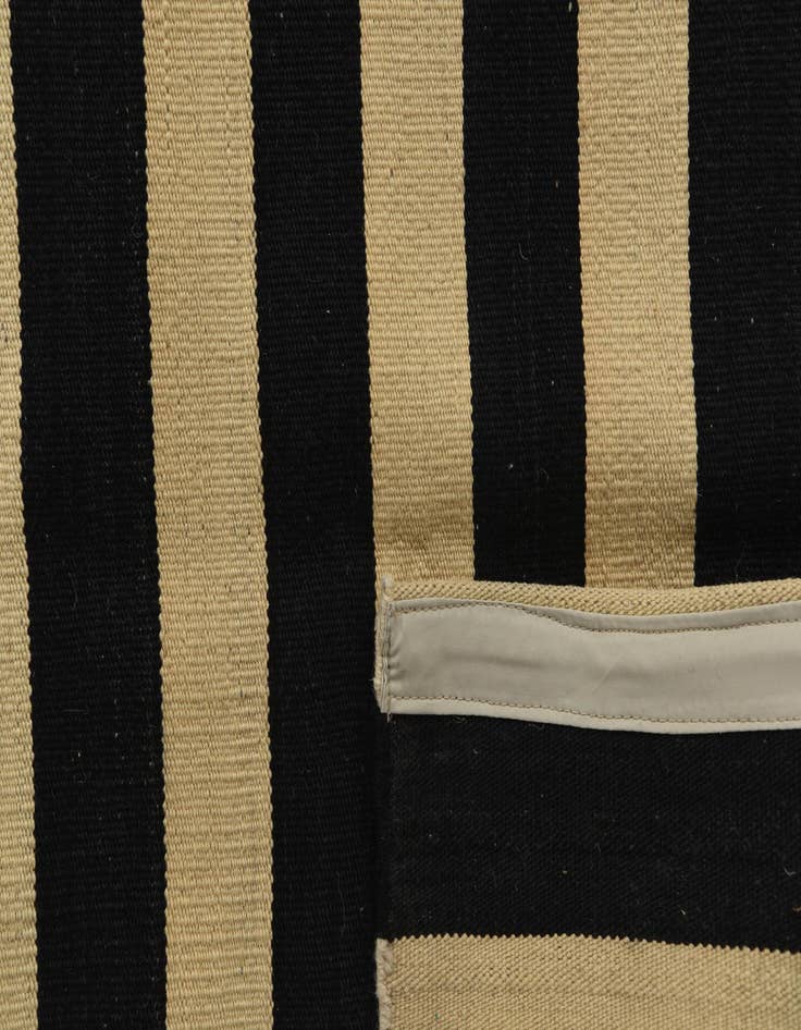 Detail image of  5' 4 x 6' 6  Hand Woven Kilim Modern Wool Square Rug