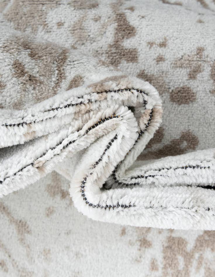 Detail image of  7' 10 x 7' 10 Laguna Square Rug