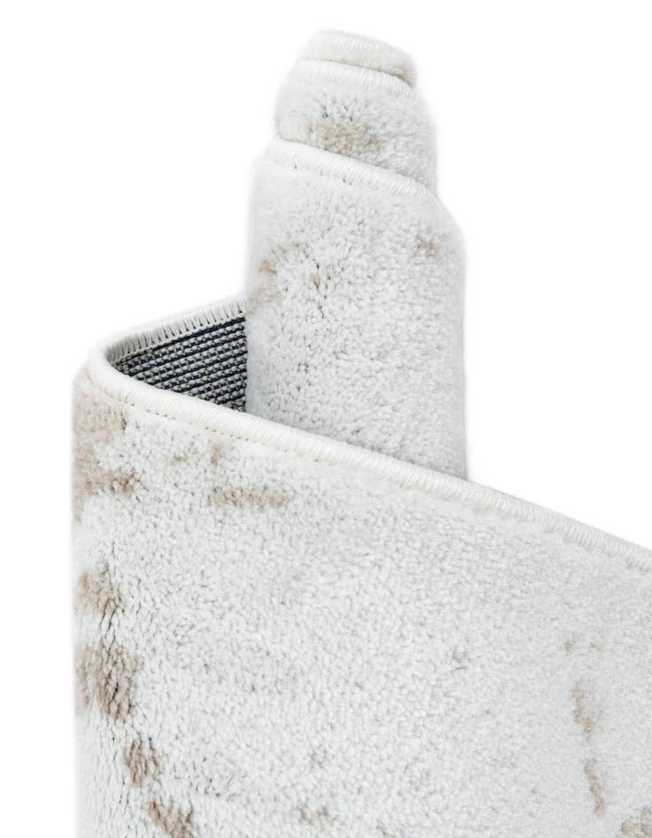 Detail image of  7' 10 x 7' 10 Laguna Square Rug