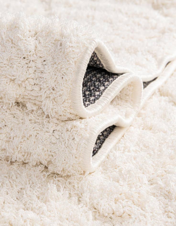 Detail image of  7' 10 x 7' 10 Lattice Shag Square Rug