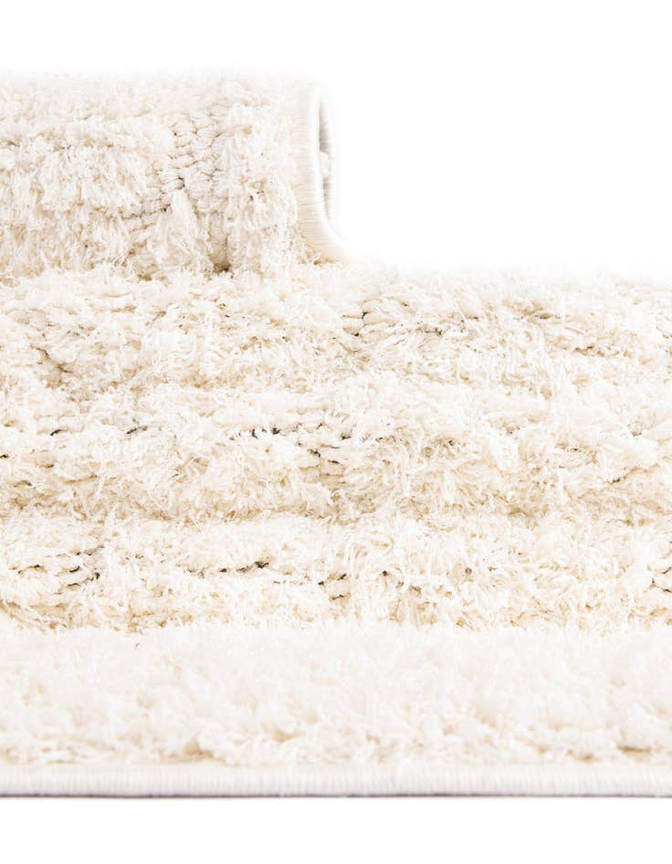 Detail image of  7' 10 x 7' 10 Lattice Shag Square Rug