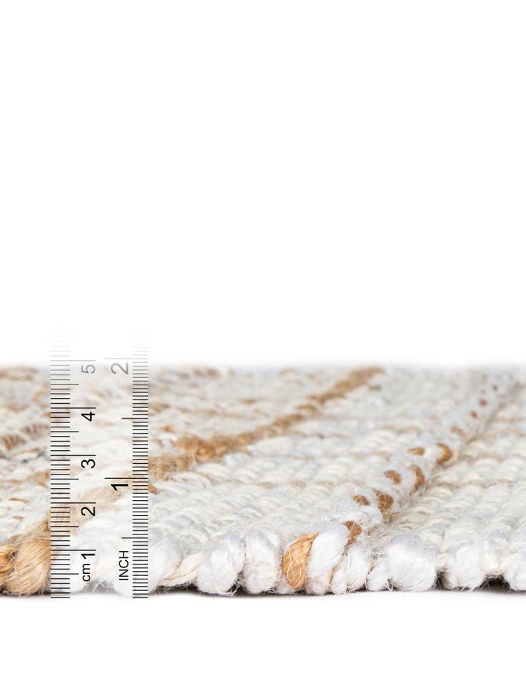 Detail image of  10' x 10'  Hand Braided Laurel Handwoven Jute Square Rug