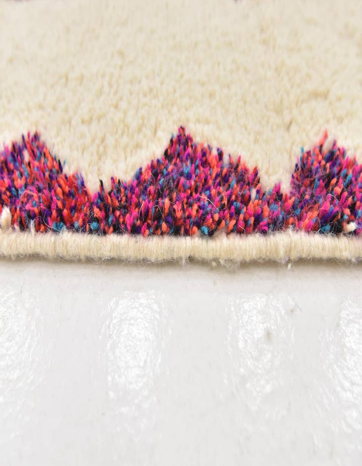 Detail image of  5' 7 x 6' 8  Hand Knotted Moroccan Wool Square Rug