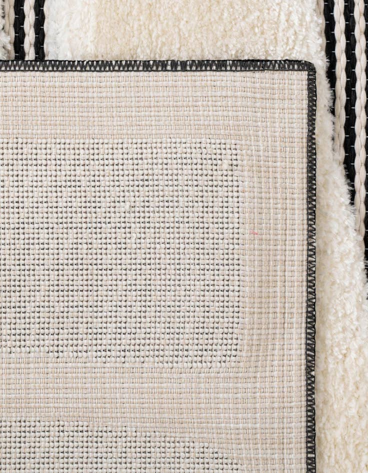 Detail image of  2' 7 x 8' Prismatic Runner Rug