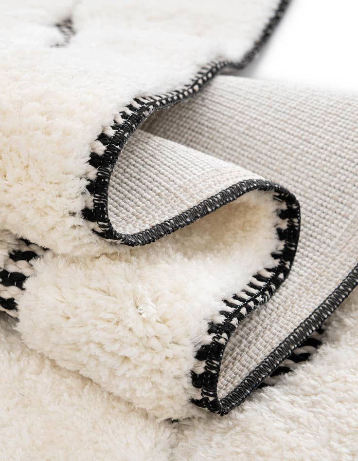 Detail image of  2' x 6' Prismatic Runner Rug