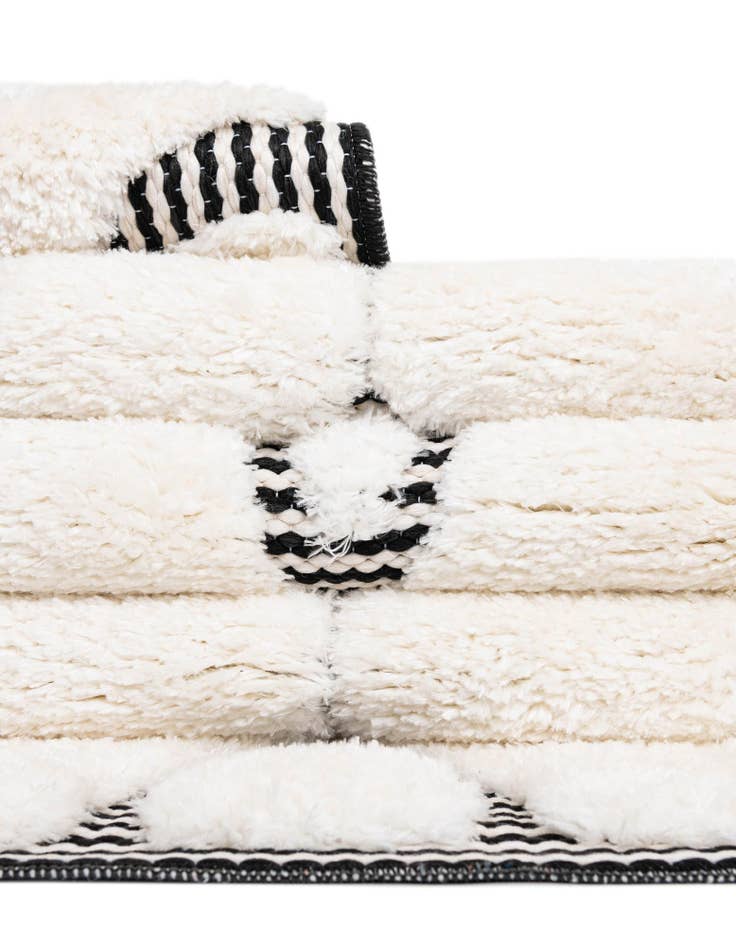 Detail image of  2' x 6' Prismatic Runner Rug