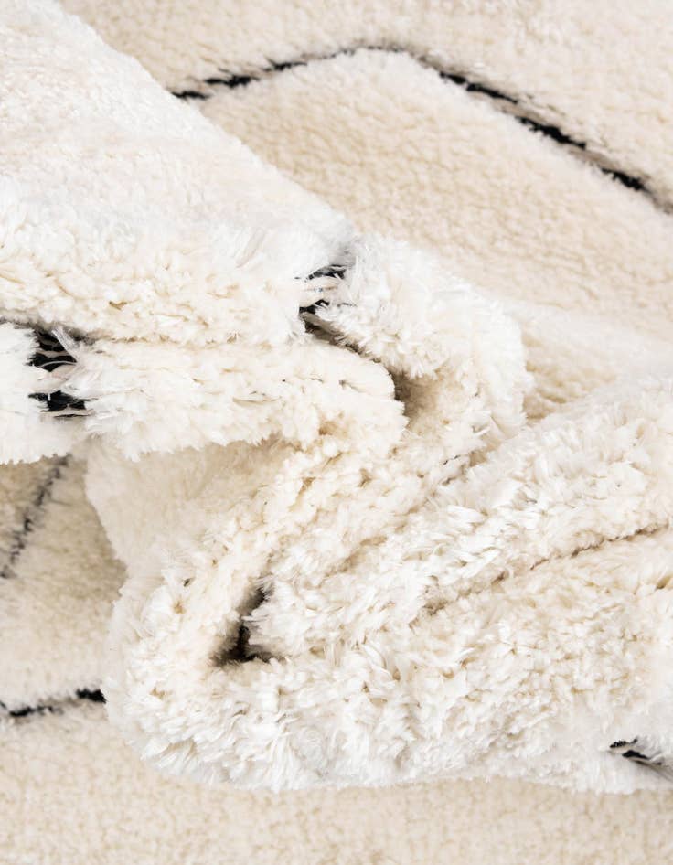 Detail image of  2' x 5' Prismatic Runner Rug