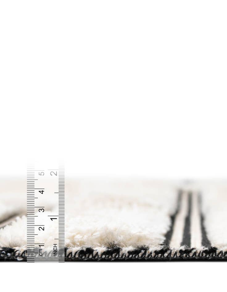 Detail image of  7' 10 x 7' 10 Prismatic Square Rug