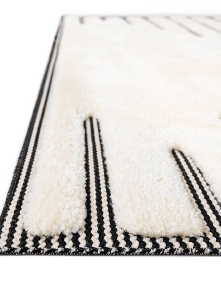 Detail image of  7' 10 x 7' 10 Prismatic Square Rug