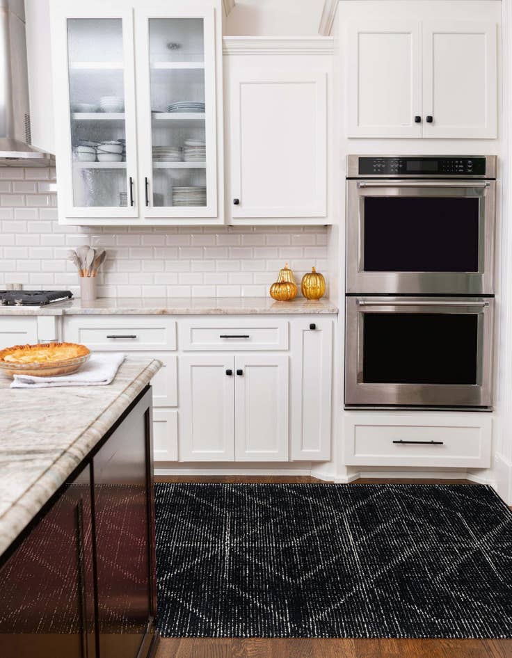 Detail image of  2' x 8' WoolCraft Geometric Runner Rug