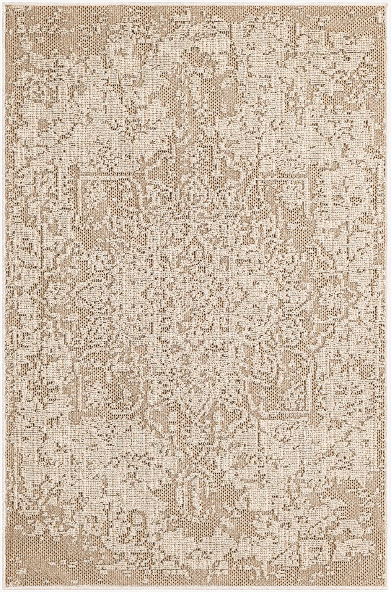  4' 1 x 6' 1  Washable Traditional Indoor / Outdoor Rug