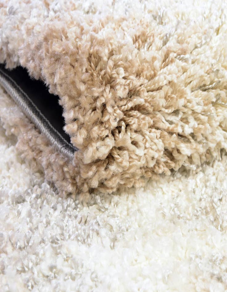 Detail image of  4' x 6' Soft Touch Shag Rug