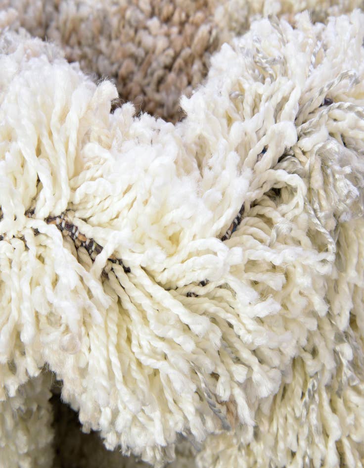 Detail image of  4' x 6' Soft Touch Shag Rug