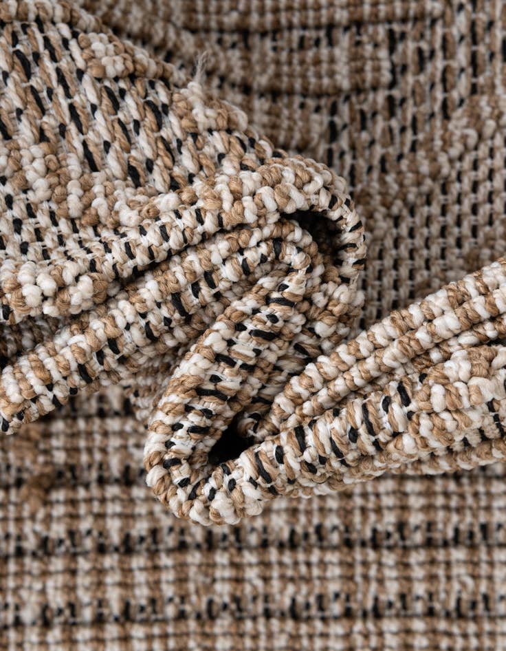 Detail image of  3' 1 x 3' 1  Washable Lattice Indoor / Outdoor Round Rug