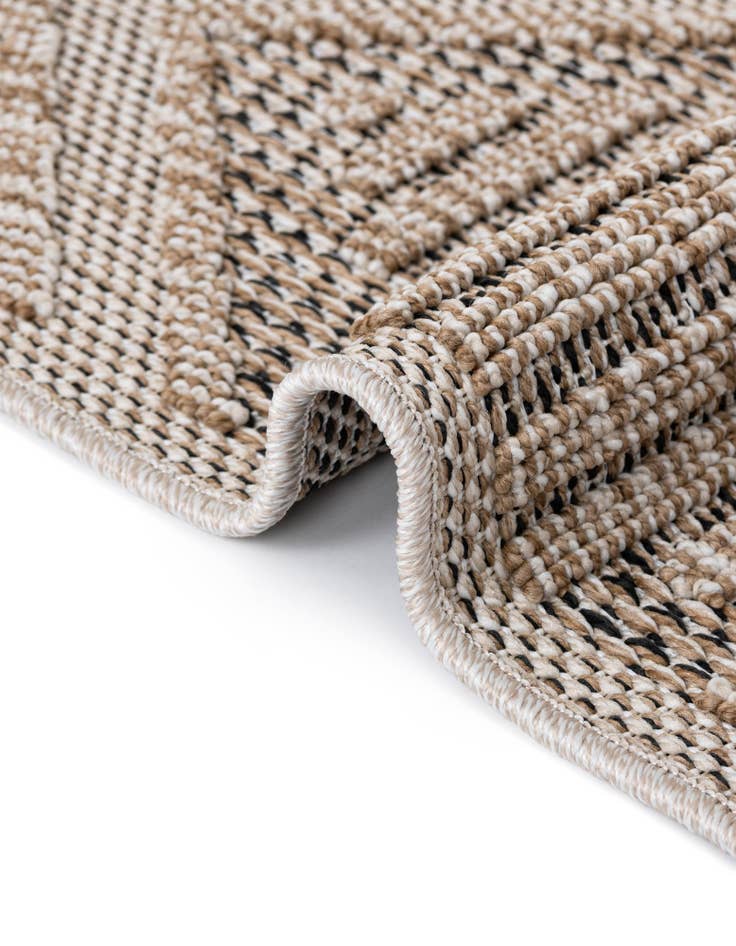 Detail image of  3' 1 x 3' 1  Washable Lattice Indoor / Outdoor Round Rug