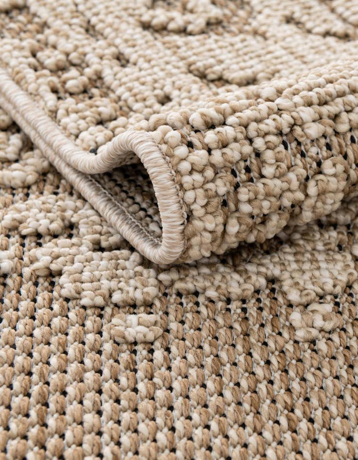 Detail image of  7' 10 x 7' 10  Washable Traditional Indoor / Outdoor Square Rug