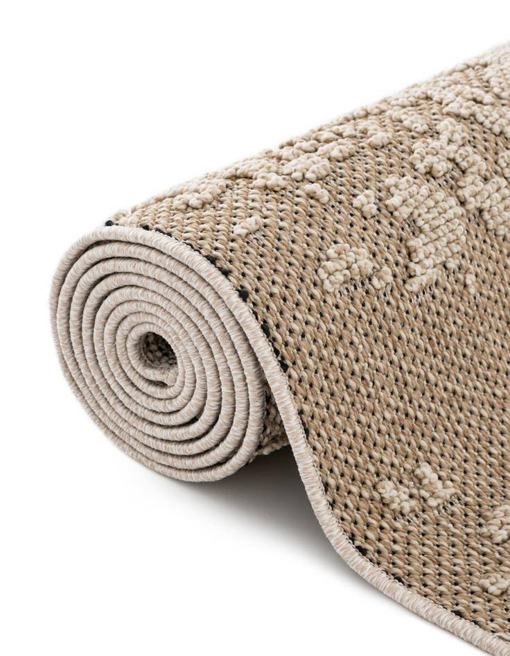 Detail image of  7' 10 x 7' 10  Washable Traditional Indoor / Outdoor Square Rug