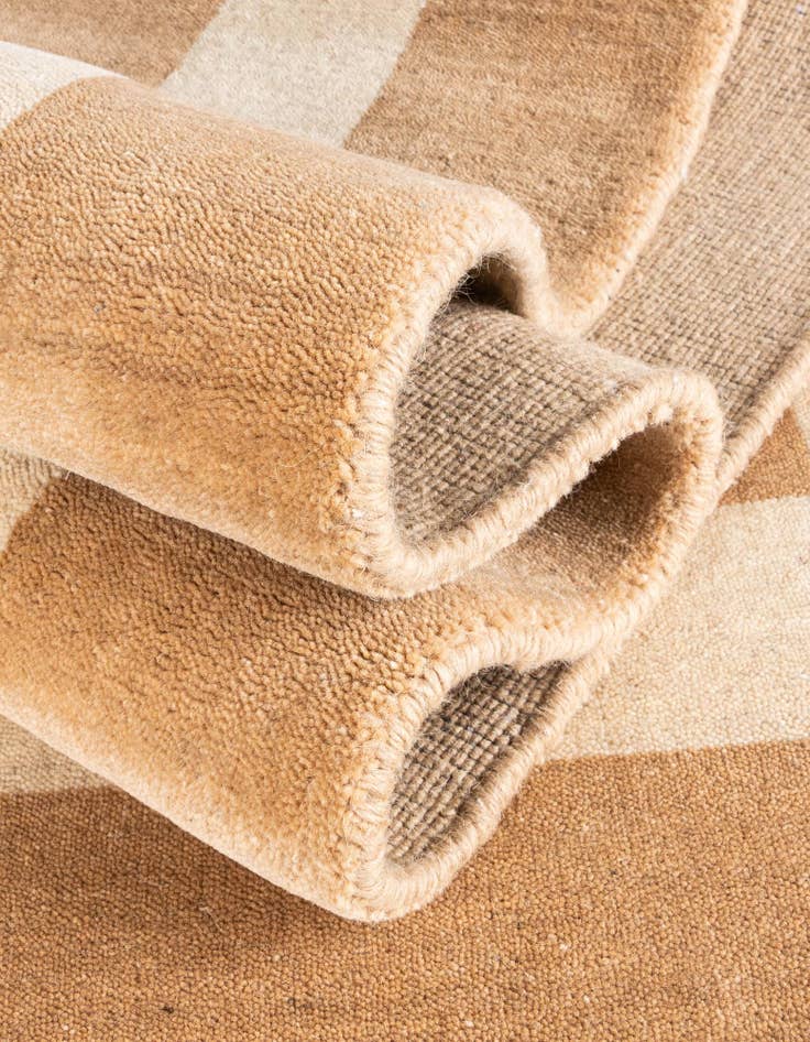 Detail image of  2' 7 x 8' Jill Zarin Border Wool Runner Rug