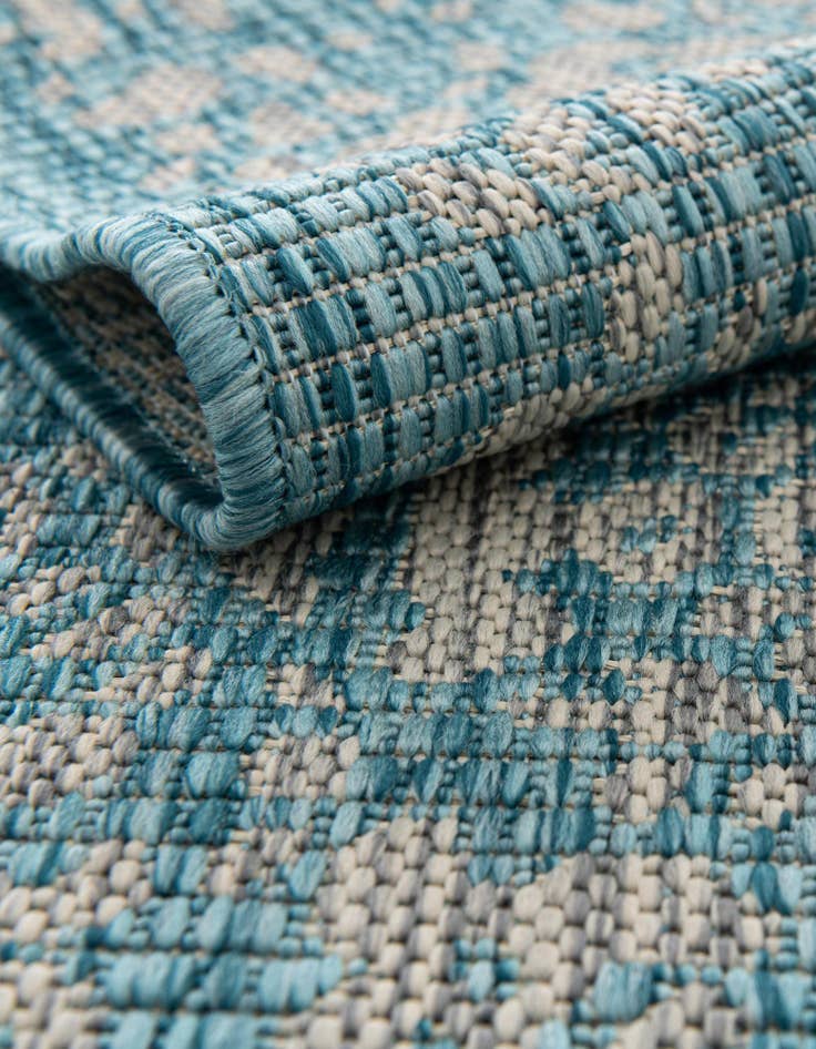 Detail image of  4' x 6'  Washable Traditional Indoor / Outdoor Rug