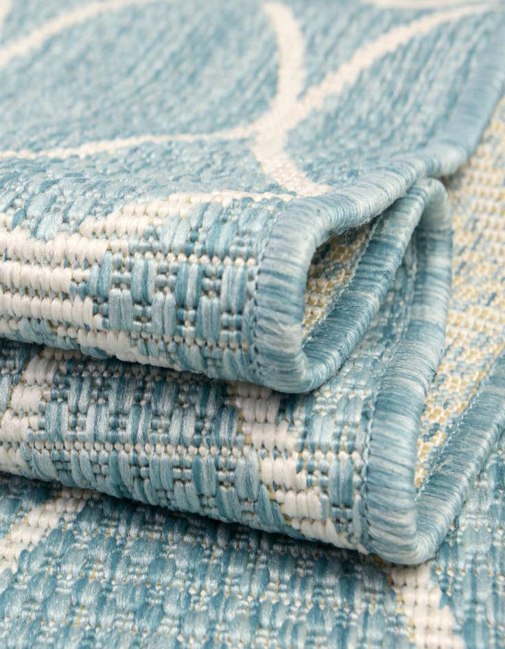 Detail image of  4' x 4'  Washable Lattice Indoor / Outdoor Round Rug