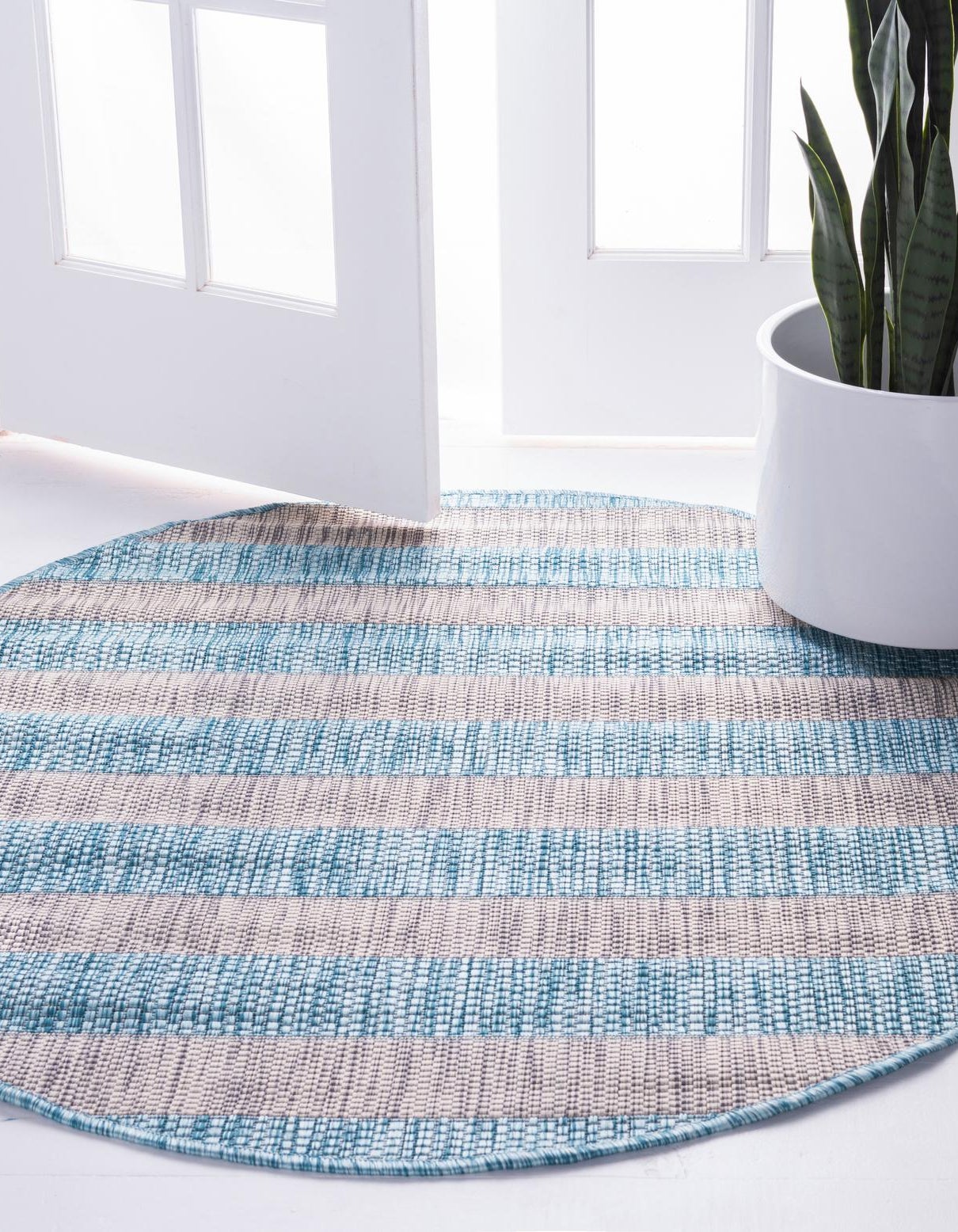 Light Aqua 4' x 4' Ribbon Outdoor Round Rug | Rugs.com
