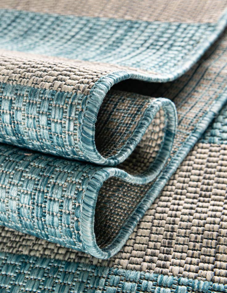 Detail image of  4' x 4'  Washable Ribbon Indoor / Outdoor Round Rug