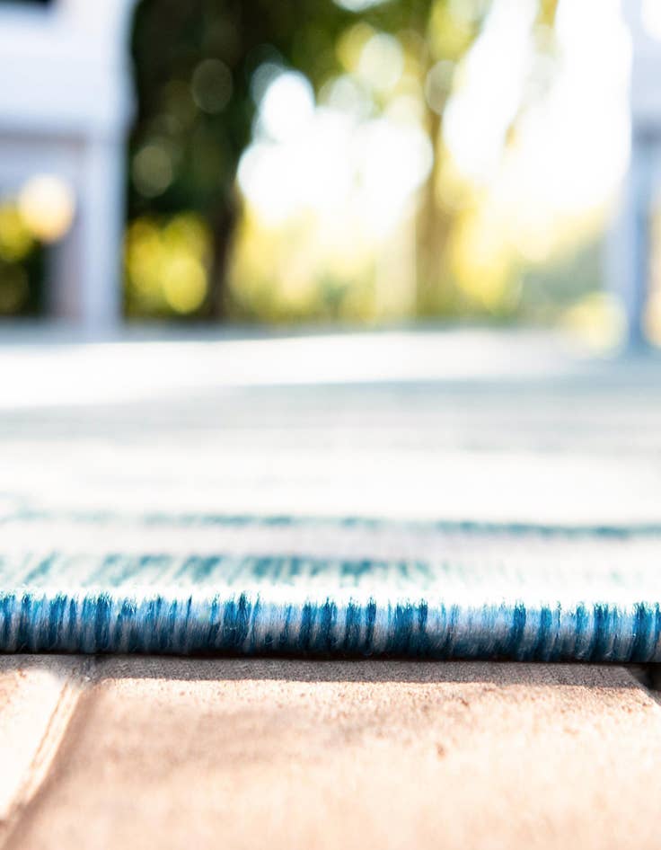 Detail image of  4' x 4'  Washable Ribbon Indoor / Outdoor Round Rug