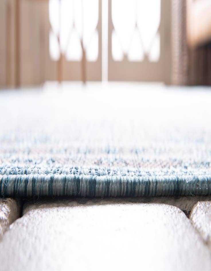 Detail image of  4' x 4'  Washable Traditional Indoor / Outdoor Round Rug