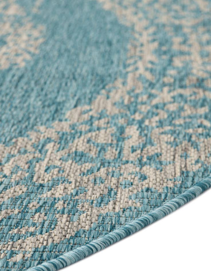 Detail image of  4' x 4'  Washable Traditional Indoor / Outdoor Round Rug