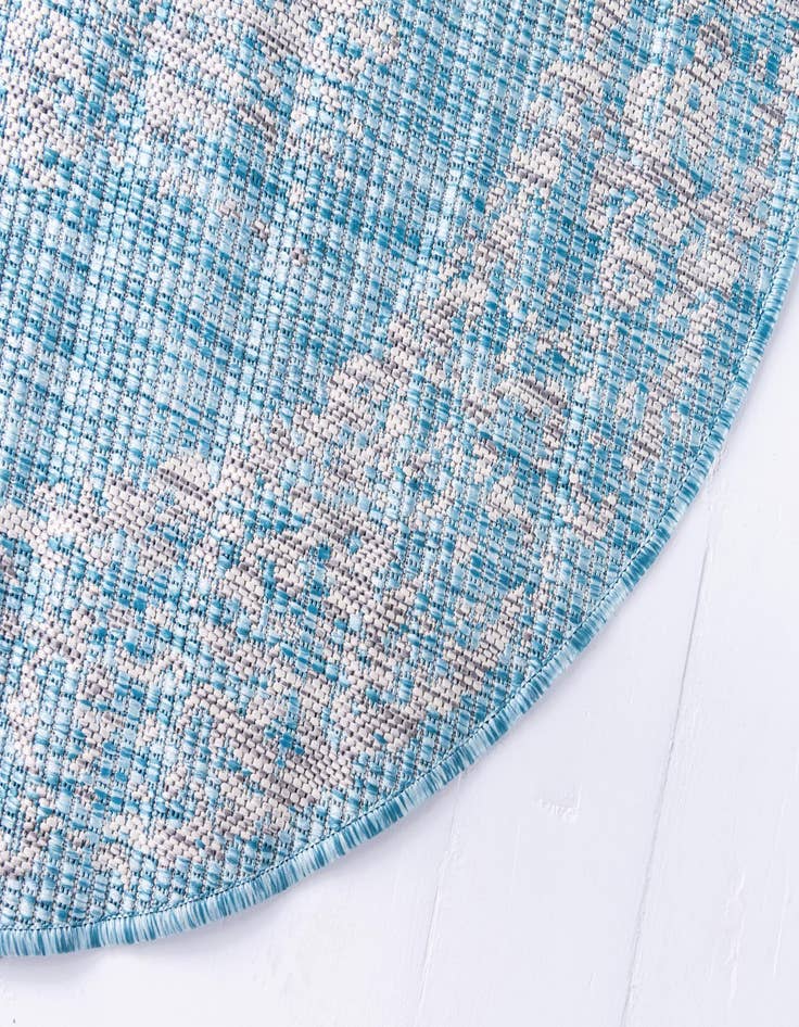 Detail image of  4' x 4'  Washable Traditional Indoor / Outdoor Round Rug